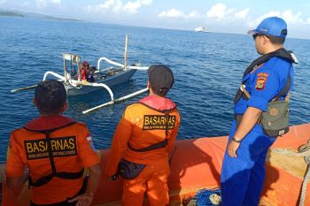 Tim SAR mencari bocah dan seorang nelayan tenggelam di Perairan Lombok Barat