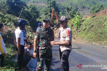 Dandim 1314/Gorontalo Utara tinjau langsung ke lokasi longsor Sumalata