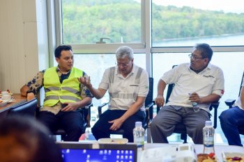 PLN jangan PHP soal elektrikasi  100 persen tahun 2020