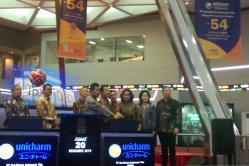 Produsen popok Uni-Charm resmi melantai di bursa, ini harga sahamnya