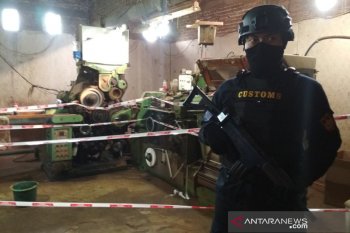 Bea Cukai tutup pabrik rokok ilegal di Demak