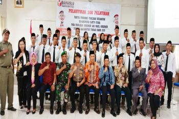 Bupati Barut minta Panwascam jangan takut diteror