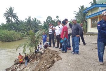 BPBD Pasaman Barat antisipasi pengikisan Sungai Batang Batahan