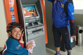 Gowes bareng sambil kunjungi outlet BNI
