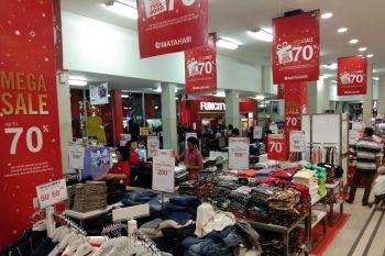 Pusat perbelanjaan Palangka Raya dibanjiri diskon Natal-tahun baru