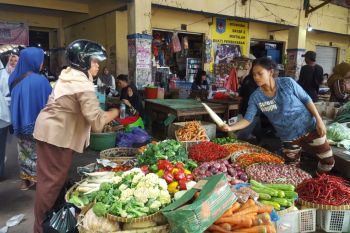 Harga kebutuhan pokok jelang Natal dan Tahun Baru di Mataram stabil
