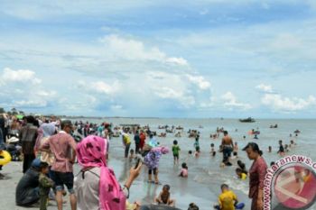 Mau swafoto pakai busana Jepang, datanglah ke Pantai Kerang Mas