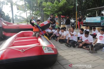 Musim hujan, ACT bekali relawan cara penyelamatan korban dari perairan