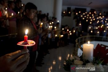 Ibadah malam Natal di Bandung