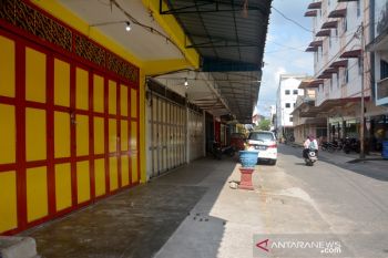Hargai perayaan Natal sejumlah toko di Lingga tutup