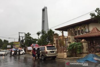 Jemaat antusias ikuti misa di Gereja Katedral Purwokerto