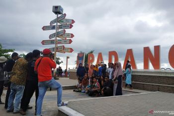 Libur akhir tahun, Pantai Padang mulai ramai pengunjung dari luar provinsi