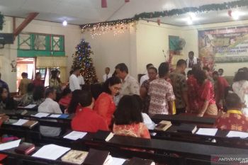 Bupati: Diharapkan damai Natal membawa perubahan dalam kehidupan keluarga