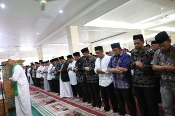 Fenomena Gerhana Matahari masyarakat Kota Makassar diminta banyak berzikir