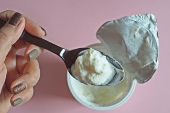 Kiat mengonsumsi yoghurt beku yang lebih sehat