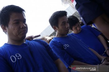 BNNP NTB mengungkap peran pengendali kiriman ganja kiloan dari Jakarta