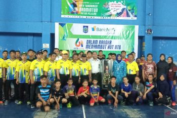 Bank NTB Syariah peduli kemajuan bulu tangkis NTB