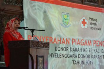 Bupati Purbalingga janjikan umrah gratis bagi warga rajin donor darah