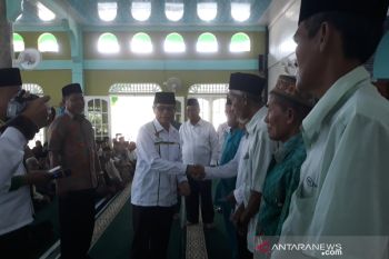 Baznas Karimun distribusikan dana zakat di tiga kecamatan