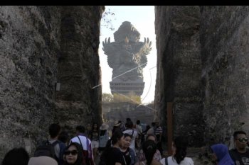 Wisatawan ramai di GWK jelang akhir tahun