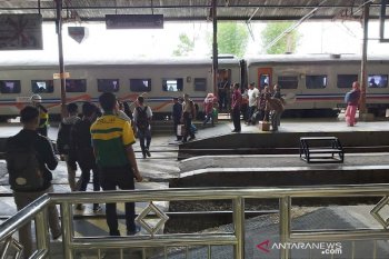 KAI angkut 5,96 juta penumpang selama Natal-Tahun Baru