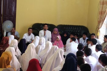 Kisah anggota DPRD Sumbar yang sumbangkan 100 persen gajinya untuk pemilih