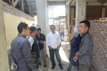 Legislator sinyalur pembangunan SDN 1 Kamonji bermasalah