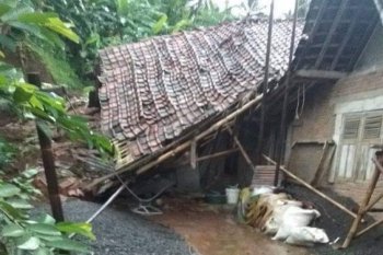 Satu rumah di Banjarnegara terdampak longsor
