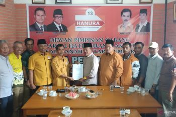 Zuldafri Darma mendaftar sebagai bakal calon Bupati Tanah Datar ke Hanura dan PPP