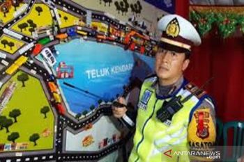 Aparat melakukan rekayasa lalulintas hindari kemacetan malam Tahun Baru