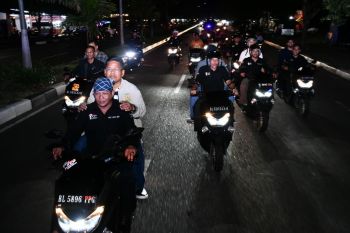 Amin-Zainal patroli ganti tahun menggunakan sepeda motor