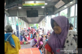 Warga terdampak banjir boleh gunakan halte busway untuk  pengungsian