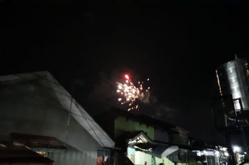 Pergantian tahun di Pekanbaru minim suara terompet dan kembang api