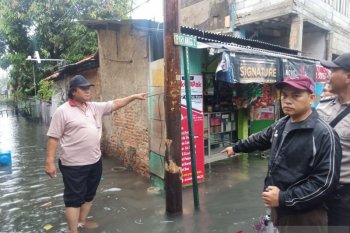 Pelajar SMA tewas tersengat listrik saat banjir