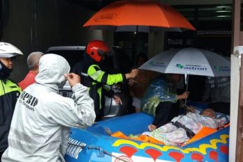 Camat Cipondoh benarkan satu anak diduga hilang hanyut banjir