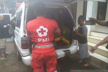 Seorang ibu rumah tangga meninggal tersengat listrik saat banjir