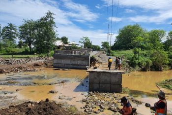 Gubernur NTB meminta pengerjaan jembatan putus di KLU dipercepat