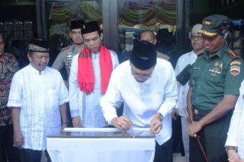 UAS-Hendrajoni resmikan Masjid Raya di Mandeh