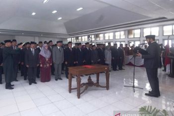 Wali Kota Padang Panjang lantik 125 pejabat