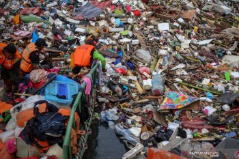 Warga diminta tak perdebatkan penerapan normalisasi dan naturalisasi