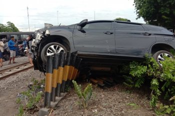 KA tabrak mobil di Sidoarjo, pengemudi tewas dan enam penumpang luka
