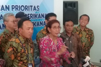 Susi Pudjiastuti : Terus tegakkan hukum terhadap pencuri ikan