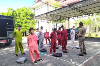 Satpol PP Tanjungpinang amankan 12 siswa bolos sekolah