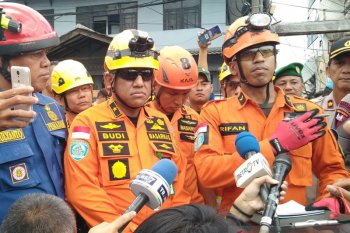 Gedung ambruk di  Palmerah karena pelapukan dari genangan air hujan