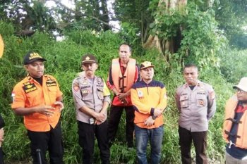 Pencarian suami istri hilang di Sungai Kelonding Mamuju masih berlanjut