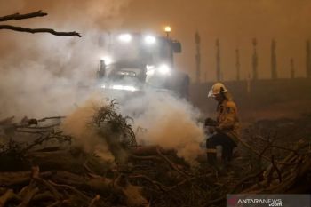 Bola api seperti badai hantam Australia