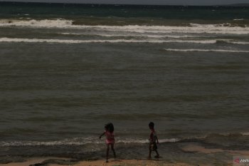 Potensi gelombang di perairan NTT bisa mencapai 6 meter