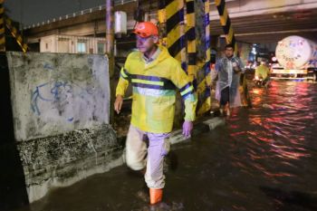 Ganjar pantau penanganan  banjir di jalur Pantura Semarang