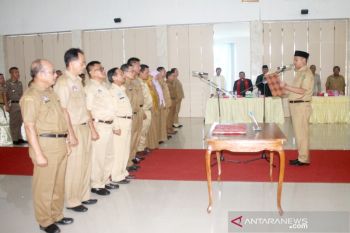 14 pejabat di Sukamara dilantik, begini pesan Windu Subagio