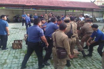 Satpol PP dan Damkar Kapuas dilatih simulasi penegakan Perda